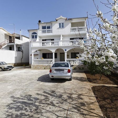 Apartments Mime Пировац Екстериор снимка