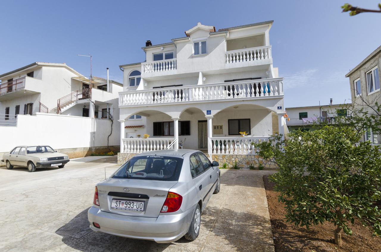 Apartments Mime Пировац Екстериор снимка